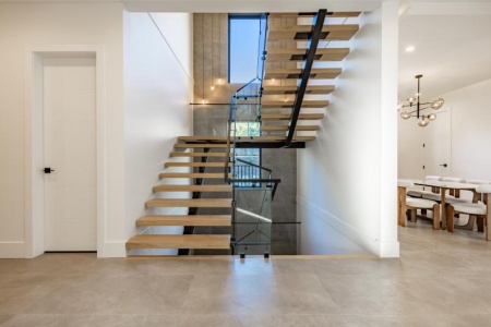 Comment choisir votre escalier en bois sur mesure pour valoriser votre intérieur ?