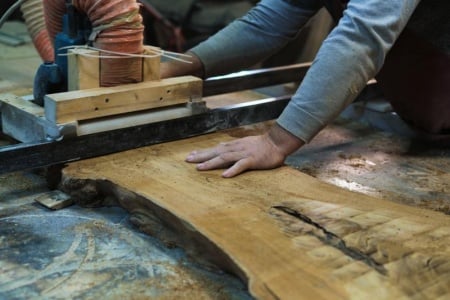 Les secrets d'une menuiserie artisanale authentique pour votre maison alsacienne
