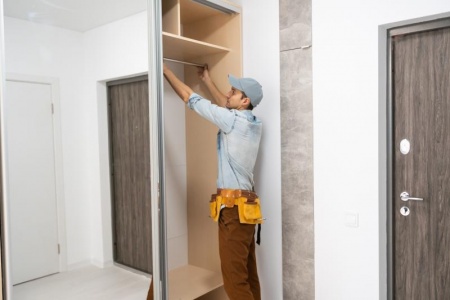 Portes en bois massif, investissement durable pour une maison chaleureuse et authentique