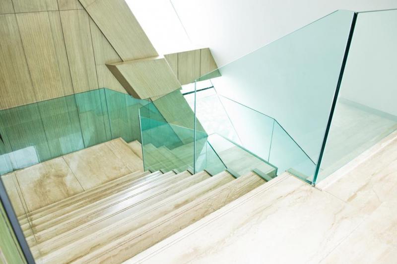 Pourquoi opter pour un escalier en ch&ecirc;ne dans votre habitation ?
