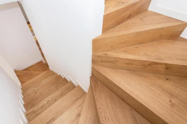 Balustrade en bois sur mesure, alliance parfaite entre tradition et modernité